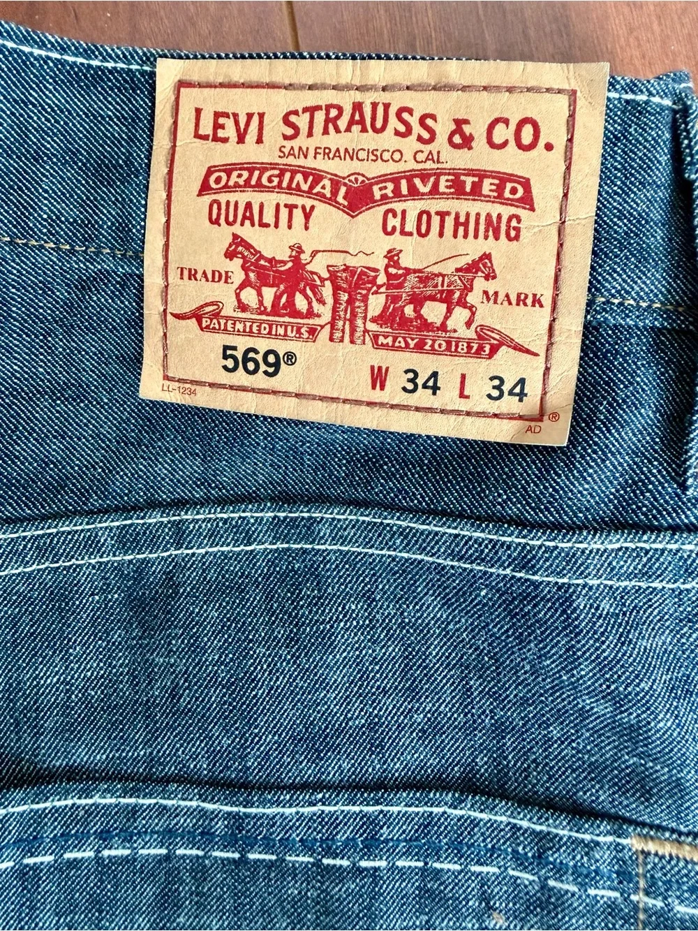 Levi's 569 Loose Straight Fit Jeans in Dark Blue Denim 34W x 34L 100% Cotton